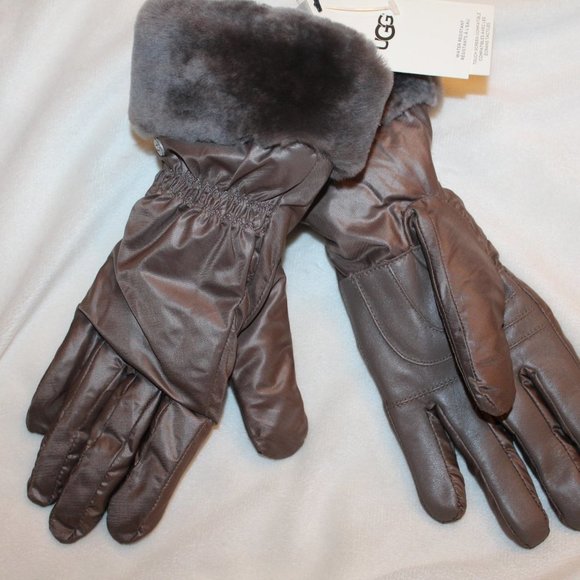 UGG NWT  SHEARLING TRIMMED SMART GLOVES‎ GRAY - Picture 1 of 4